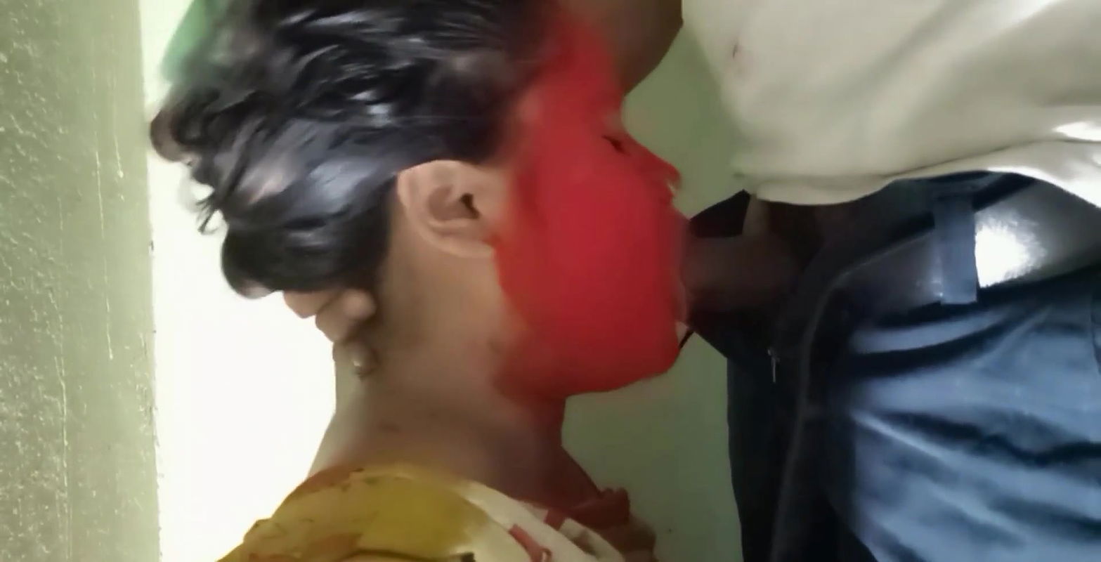 Bhabi quick fucked in Holi festival