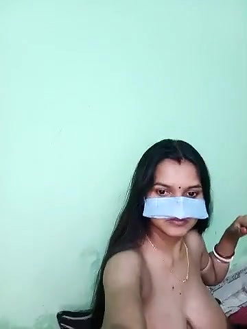Kaashvi bhabhi showing boobs and talking in live