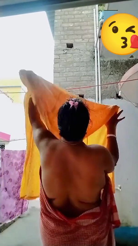 Tanker Village Milf After Bath Changing Clothes Showing For Lover