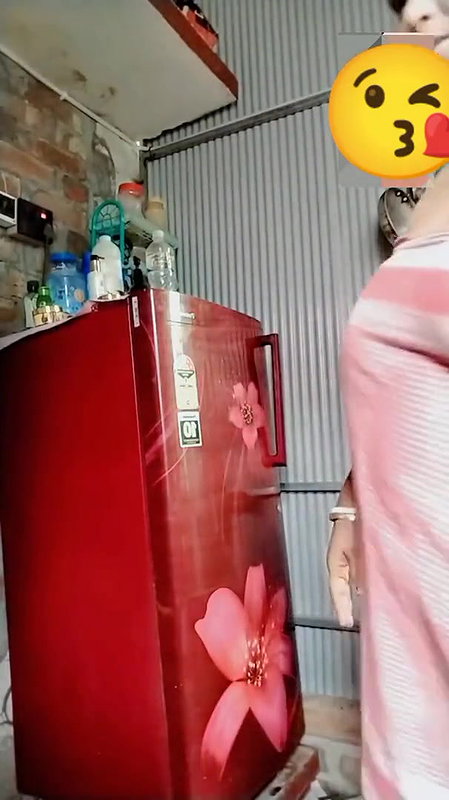 Tanker Village Milf After Bath Changing Clothes Showing For Lover