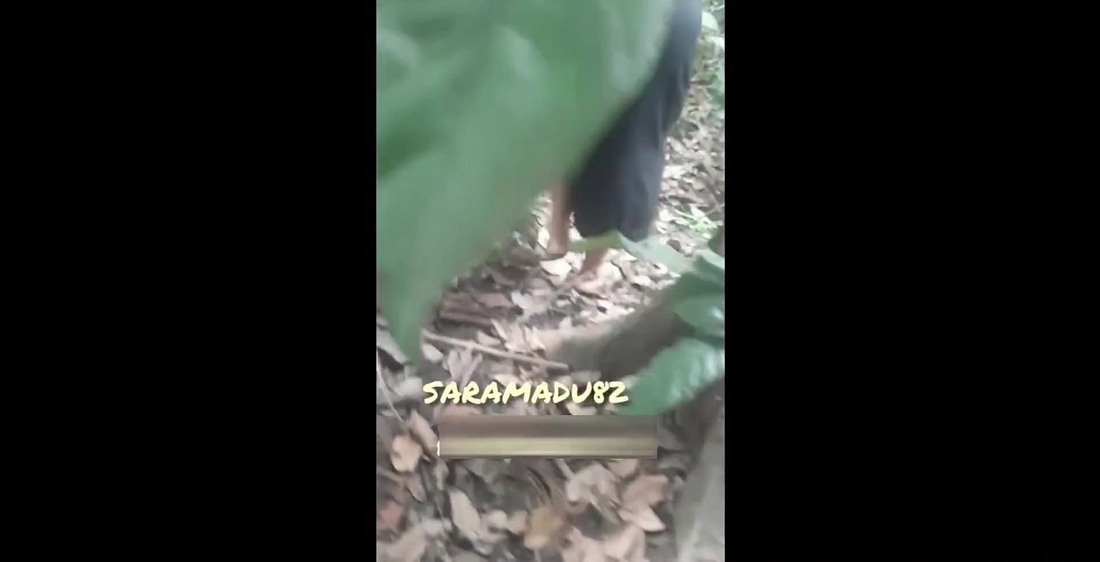 BIG ASS WIFE doggystyle in JUNGLE – Risky OUTDOOR SEX