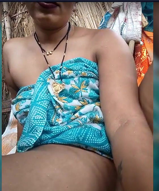 Bhabhi Fingering in vc