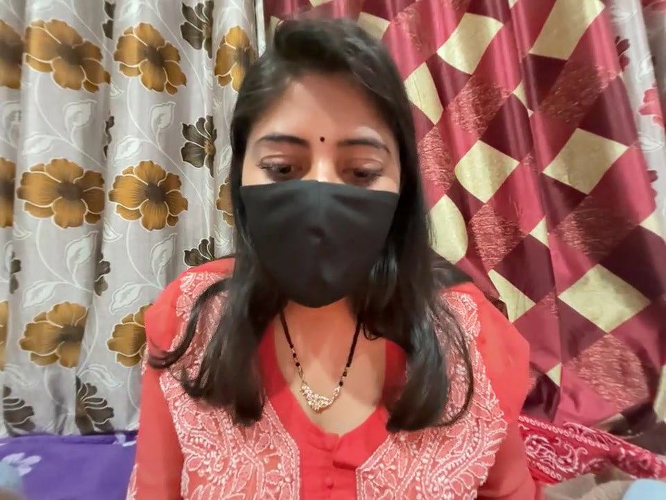 Beautiful Bhabhi boobs pressing and talking