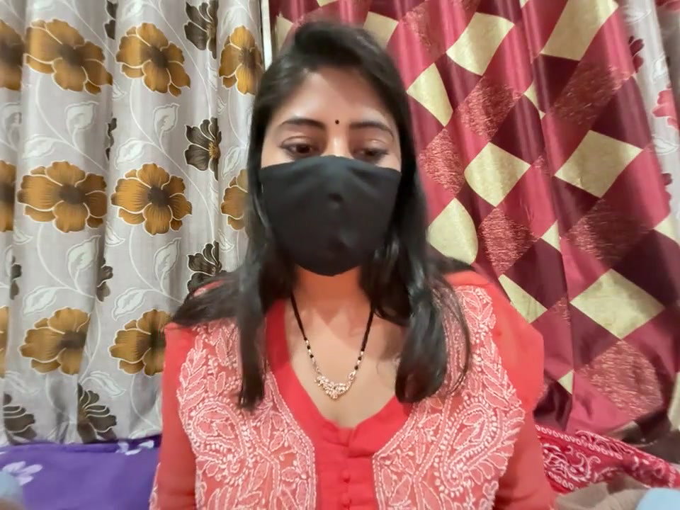 Beautiful Bhabhi boobs pressing and talking