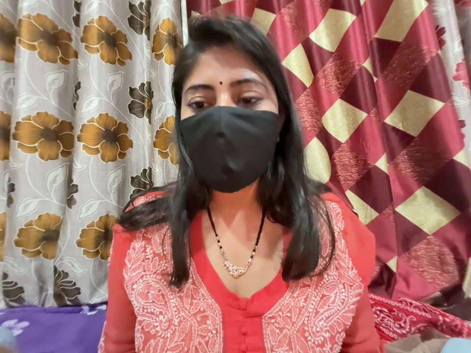 Beautiful Bhabhi boobs pressing and talking
