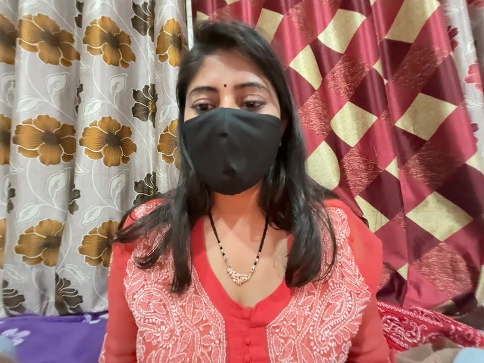 Beautiful Bhabhi boobs pressing and talking