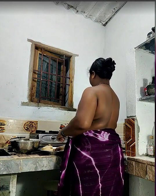 Aunty working in kitchen and fucking