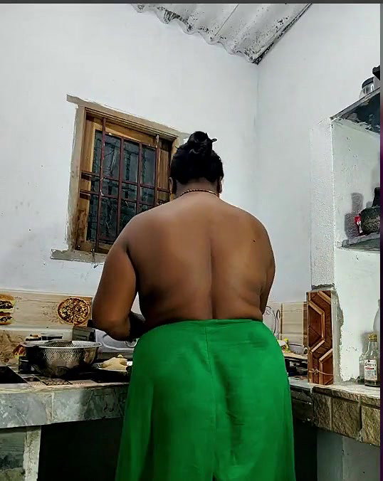 Aunty working in kitchen and fucking