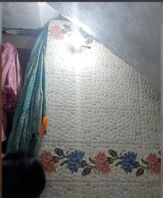 bhabhi bathing in vc