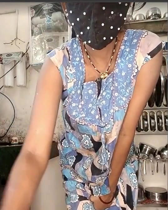Aunty Fingering in kitchen