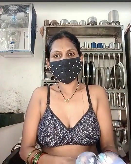 Aunty Fingering in kitchen