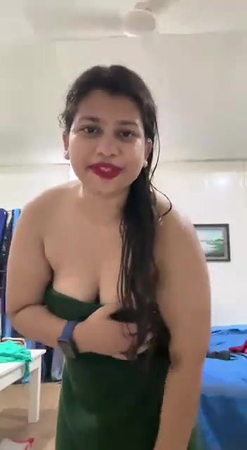Horny milf dancing naked