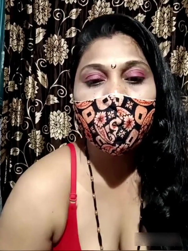 Indian bhabhi camshow  Big Tits