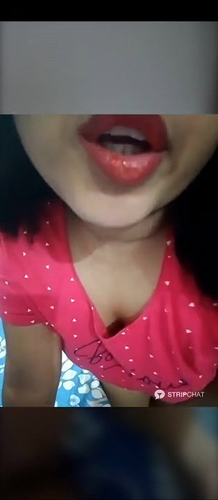 Desi Cam Pussy Licking l