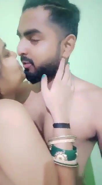 Bhojpuri Talking Big Boobs Bihari Girl Riding Hard Dick at Hotel