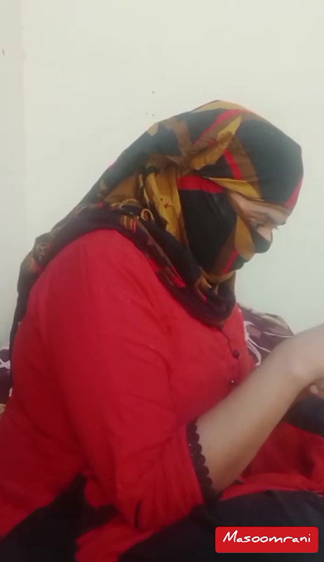 Boy friend ne chodny ka mana kar diya to aunty khud hi cucumber se masterbation karny lagi