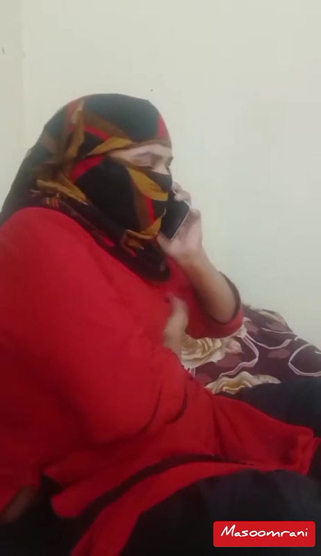 Boy friend ne chodny ka mana kar diya to aunty khud hi cucumber se masterbation karny lagi