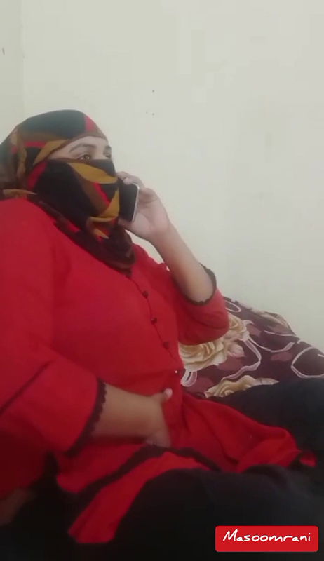 Boy friend ne chodny ka mana kar diya to aunty khud hi cucumber se masterbation karny lagi