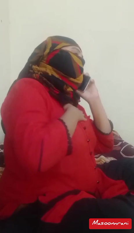 Boy friend ne chodny ka mana kar diya to aunty khud hi cucumber se masterbation karny lagi