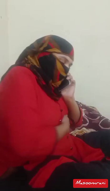 Boy friend ne chodny ka mana kar diya to aunty khud hi cucumber se masterbation karny lagi