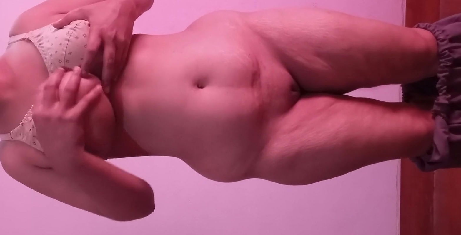 Busty Pakistani mom huge tits