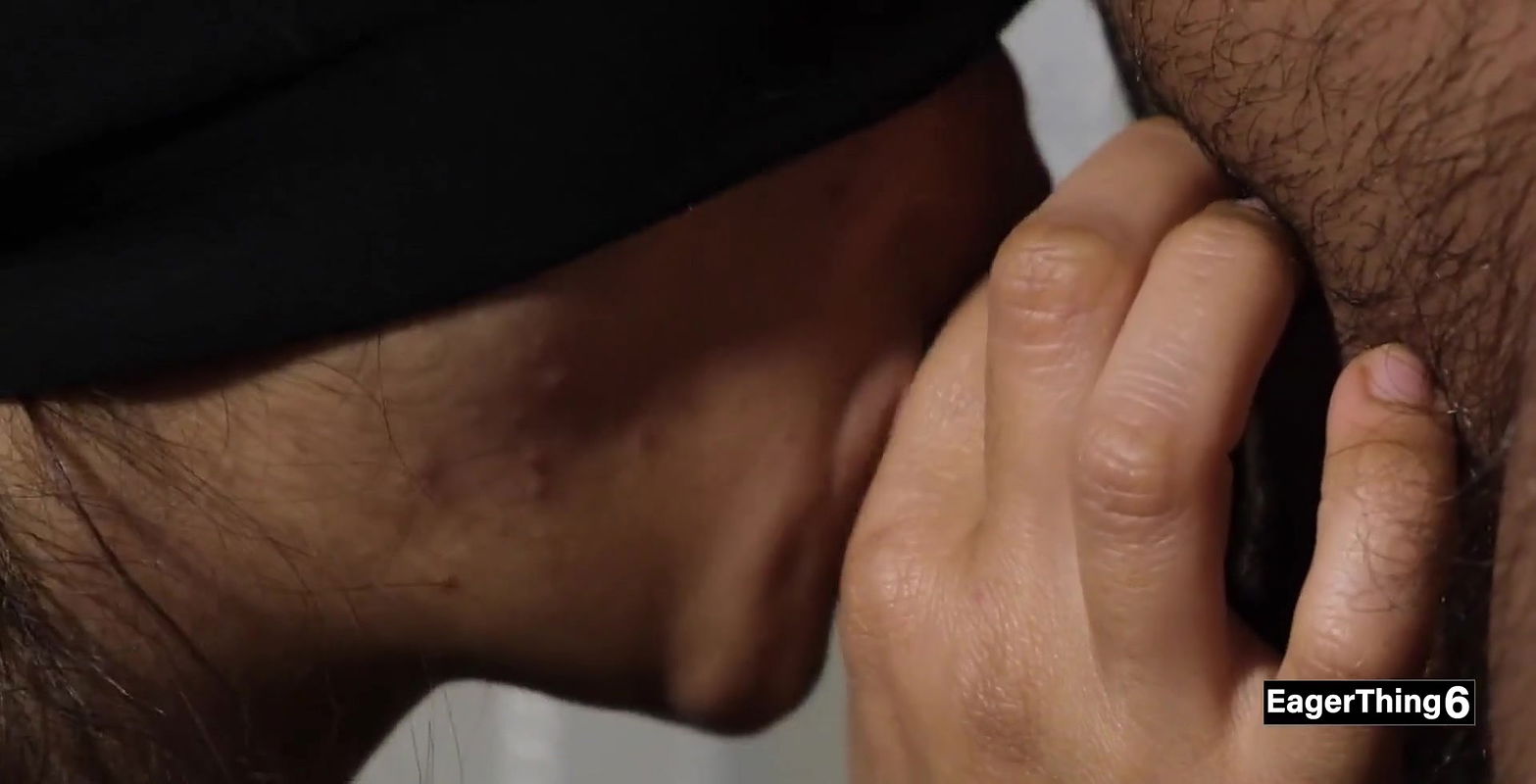 chachi ne lund choos ke pani nikala