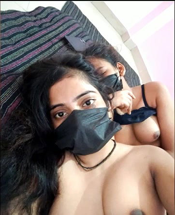 Two girl showing her boobs in live