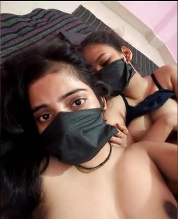 Two girl showing her boobs in live