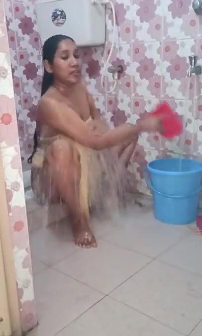 Bangla cam porn girl bathing nude