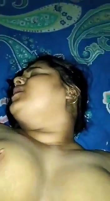 chubby Desi Bhabhi moaning