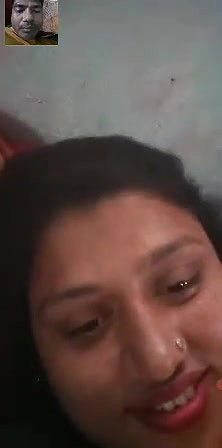 Bangladeshi Bhabhi showing boobs