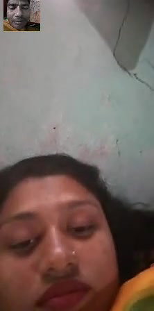 Bangladeshi Bhabhi showing boobs