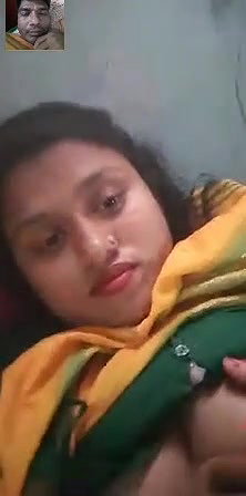 Bangladeshi Bhabhi showing boobs