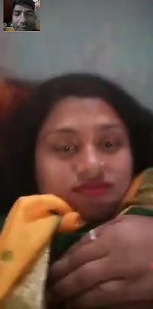 Bangladeshi Bhabhi showing boobs