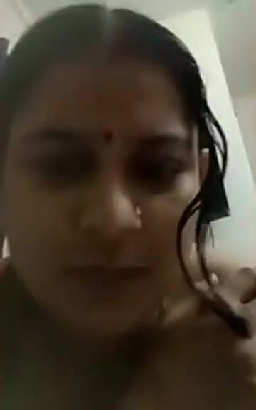 sweet Desi Bhabhi showing boobs