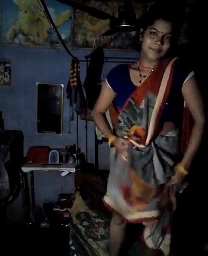 Dehati wife showing pussy