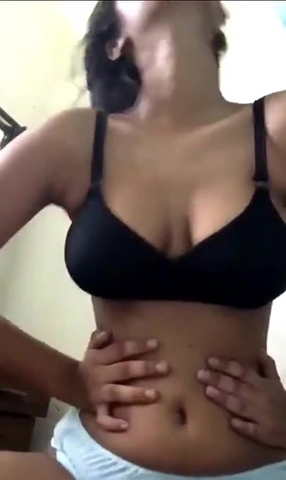 Cute College Camgirl Gets Fully Nude
