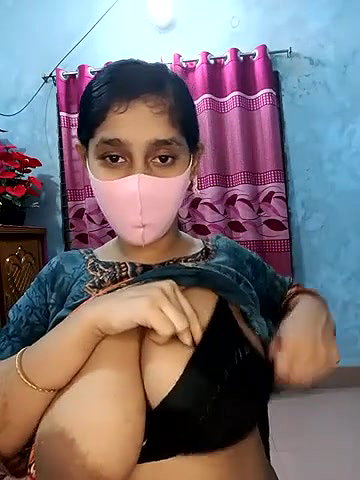 Hot and sexy girl showing her body