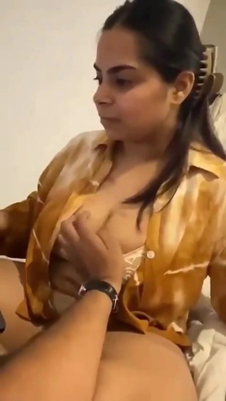 Horny Indian Tanker Babe Blowjob