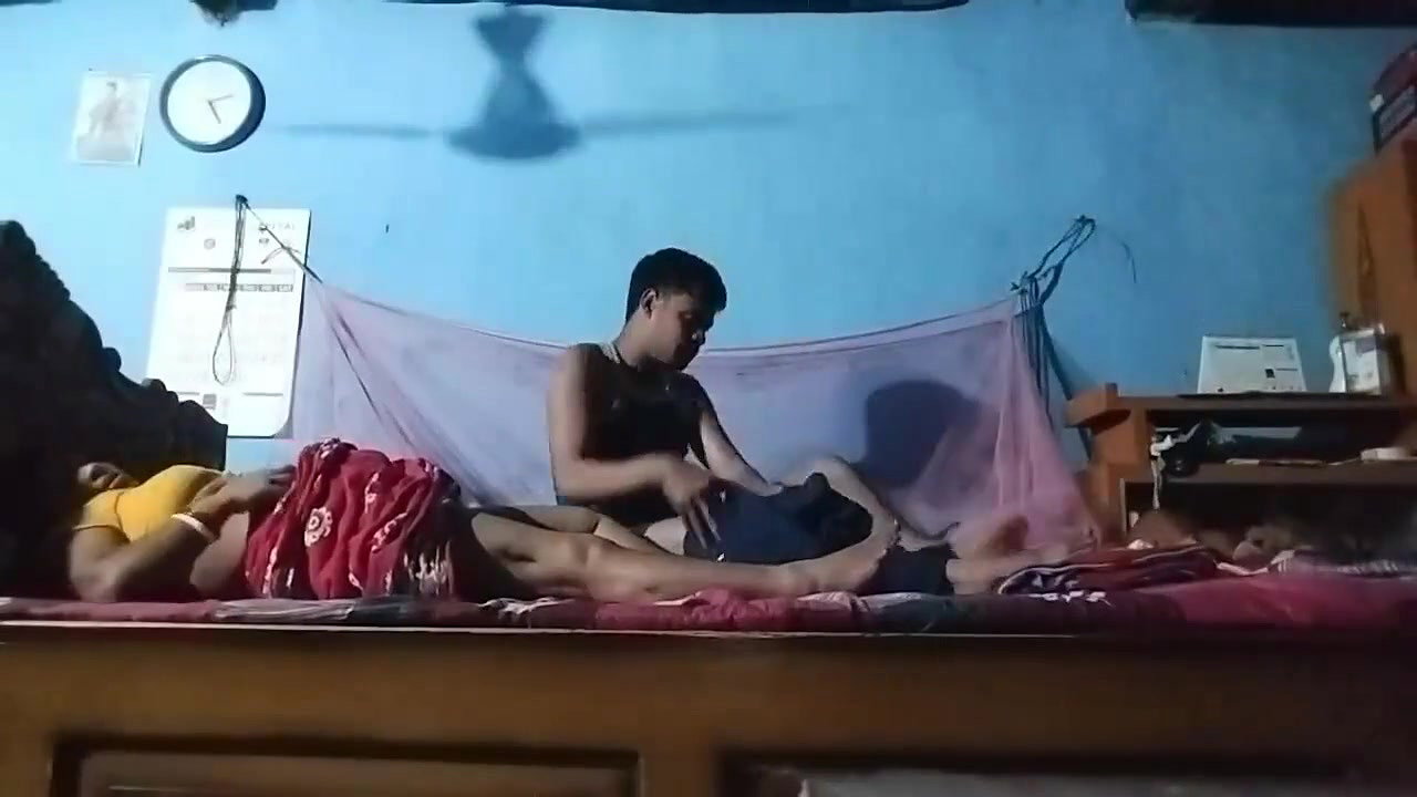 Unsatisfied Village Bhabhi Fucking With Lover
