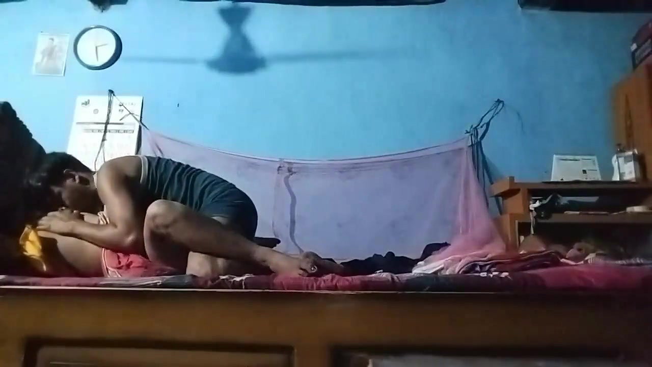 Unsatisfied Village Bhabhi Fucking With Lover