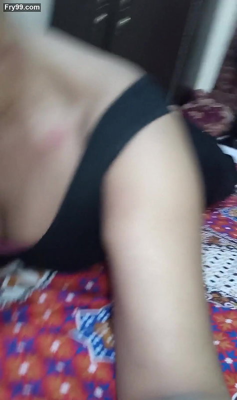 Desi in sexy mood