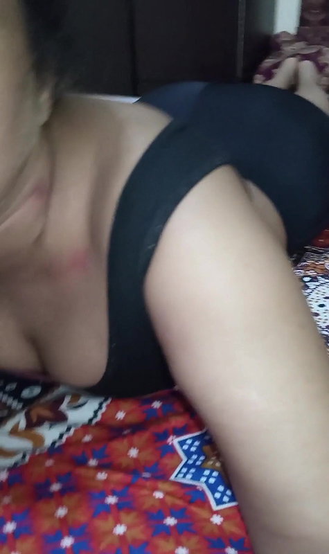 Desi in sexy mood