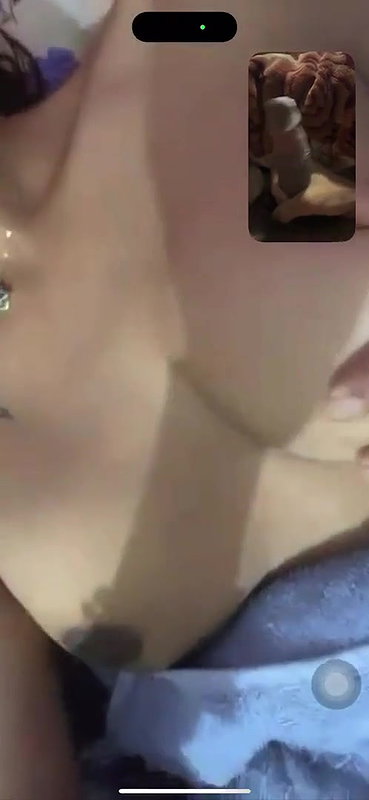 Nepali girl Showing boobs in video call and bf jerking his dick