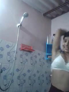 Sexy Girl Fully Nude Bathing