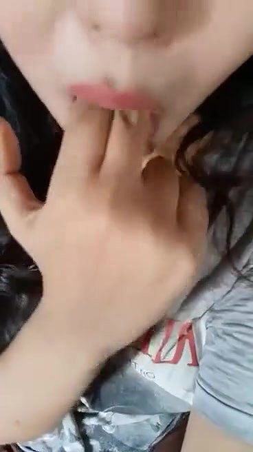 boob dikhayi ladki ne