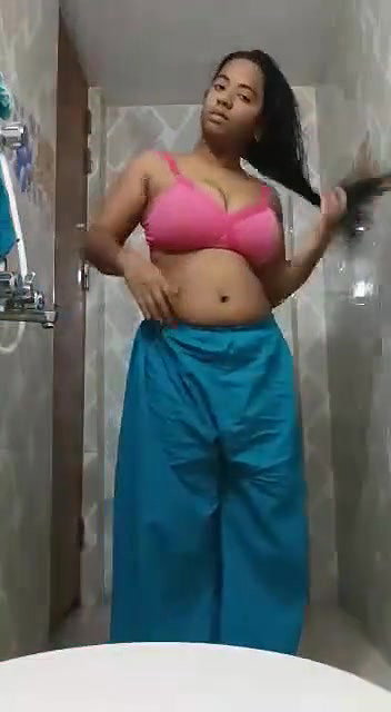 shalwar kholke bathroom mein nangi video banayi
