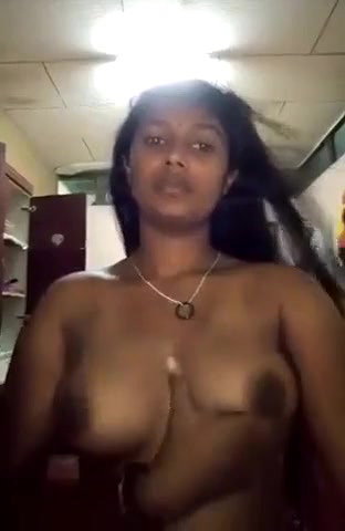 Tamil aunty showing her boobs than suddenly his daughter call him