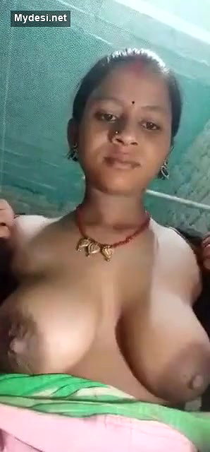 Cutee Bhabhi_ SHowing _as _promissed_ to_ devr