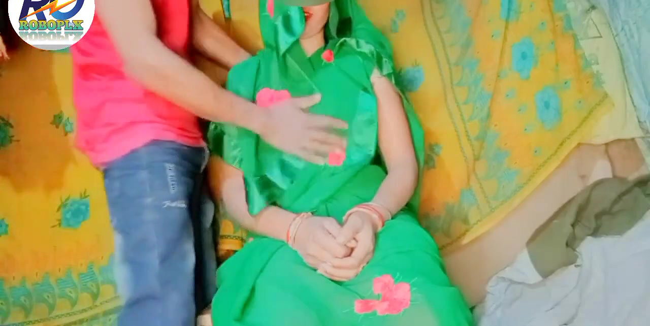 Desi teecher and students ghori stalege hindi clear voice saree show finger maidam bahut achchha lagta tha